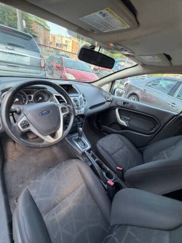 2011 Ford Fiesta SES