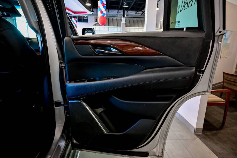 2016 Cadillac Escalade Luxury Collection