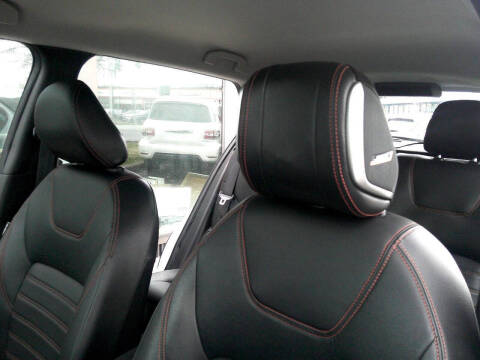 2019 Nissan Kicks SR