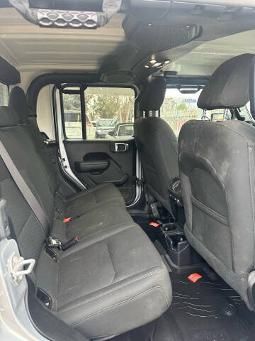 2022 Jeep Gladiator Willys