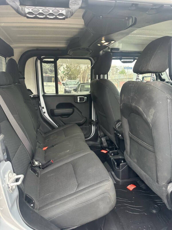 2022 Jeep Gladiator Willys