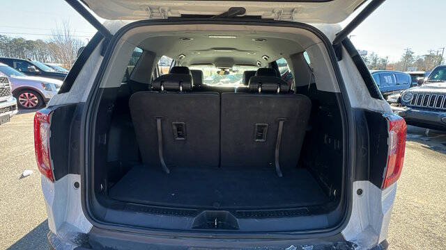 2023 GMC Acadia SLT