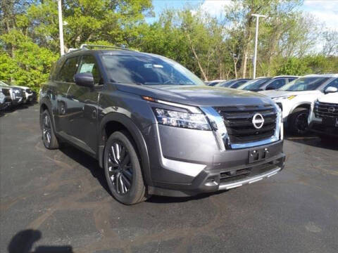 2024 Nissan Pathfinder SL