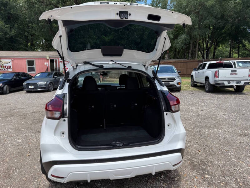 2024 Nissan Kicks S