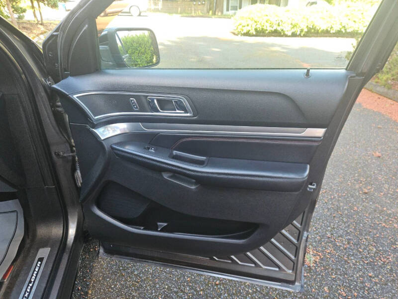 2016 Ford Explorer Sport