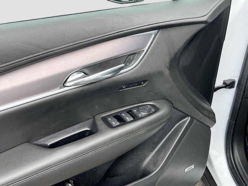 2025 Cadillac XT6 Luxury