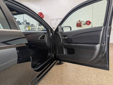 2013 Chrysler 200 LX