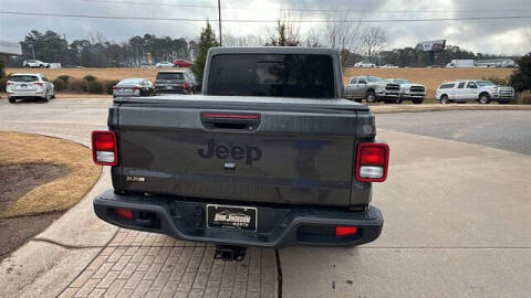 2024 Jeep Gladiator NightHawk