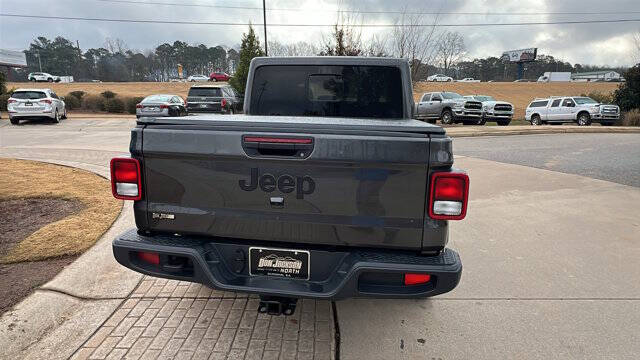 2024 Jeep Gladiator NightHawk