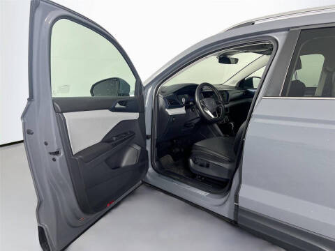 2023 Volkswagen Taos SE 4Motion