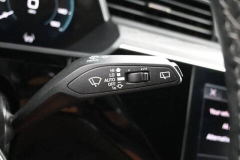 2022 Audi e-tron quattro Premium Plus