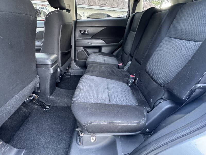 2018 Mitsubishi Outlander ES