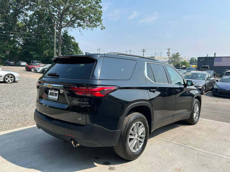 2022 Chevrolet Traverse LT Leather