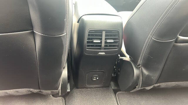 2022 Ford Escape Hybrid Titanium