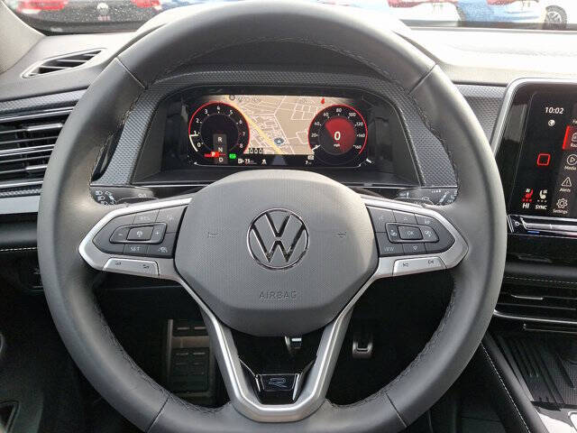 2025 Volkswagen Atlas Cross Sport SEL R-Line Black 4Motion