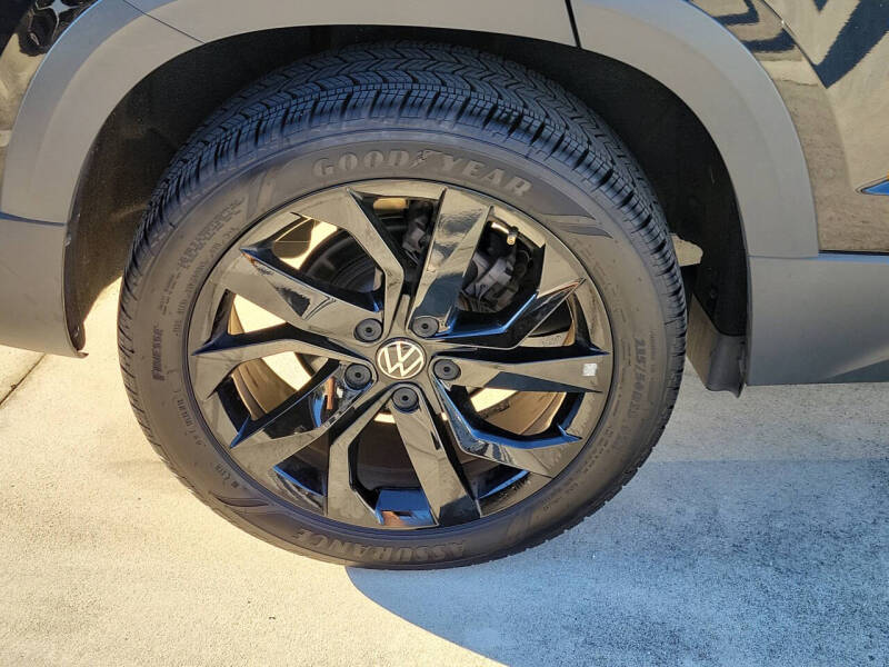 2023 Volkswagen Taos SE