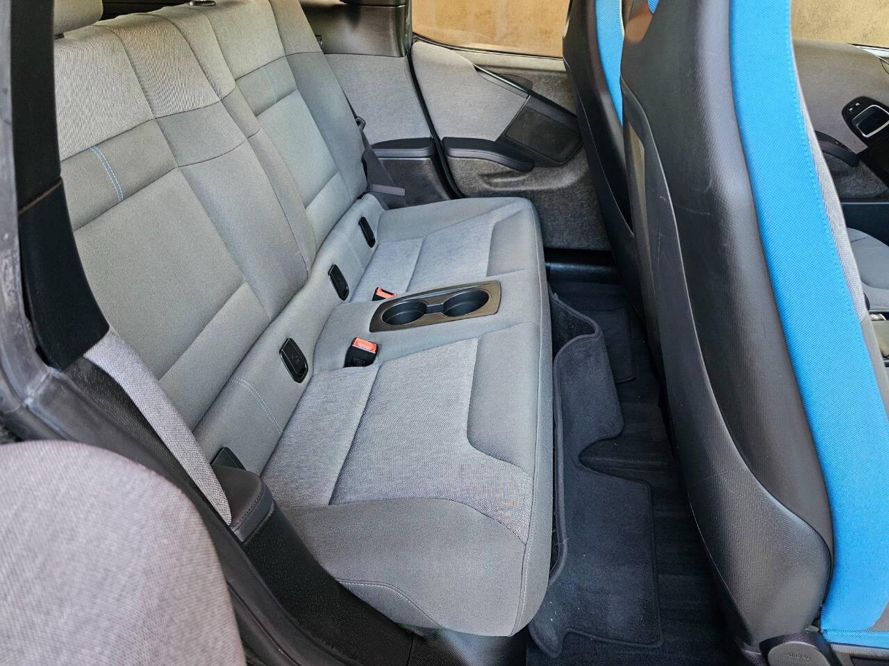 2017 BMW i3 39