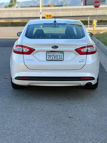 2014 Ford Fusion SE