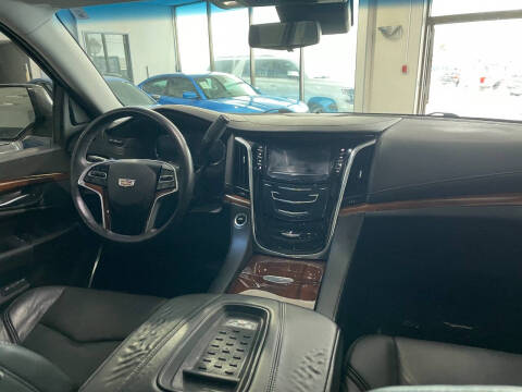 2017 Cadillac Escalade Luxury