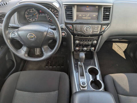 2020 Nissan Pathfinder S