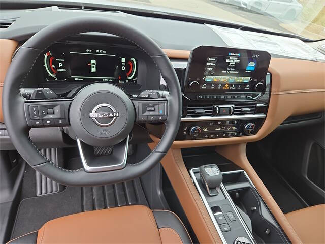 2025 Nissan Pathfinder Platinum