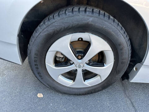 2012 Toyota Prius Two