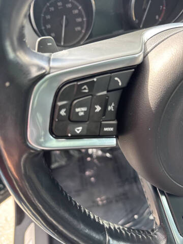 2017 Jaguar F-PACE 35t R-Sport