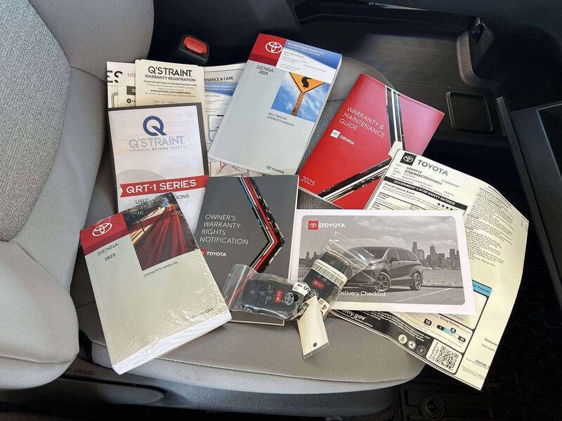 2025 Toyota Sienna LE 8-Passenger