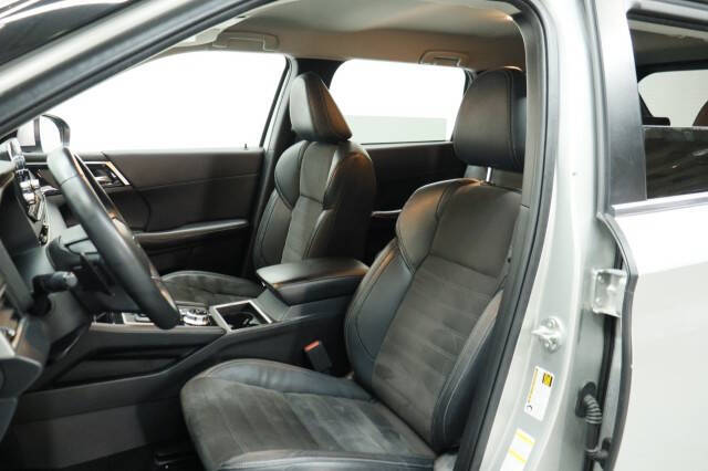 2022 Mitsubishi Outlander SE