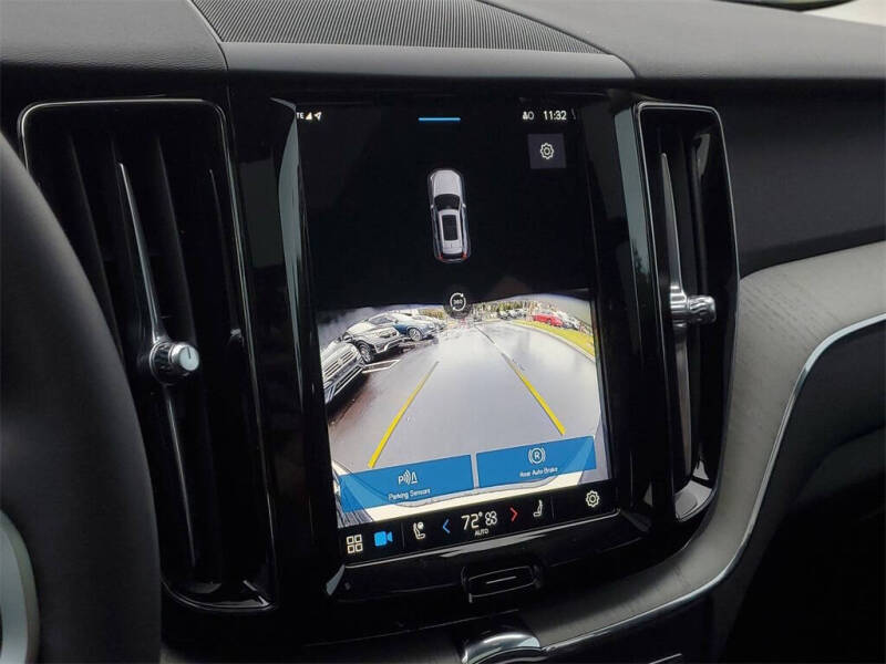 2025 Volvo XC60 B5 Plus Dark Theme