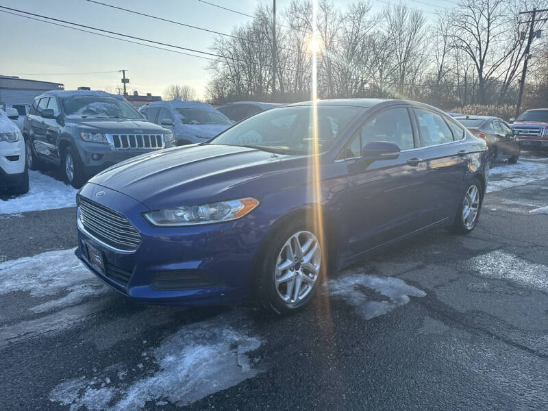 2016 Ford Fusion SE's photo
