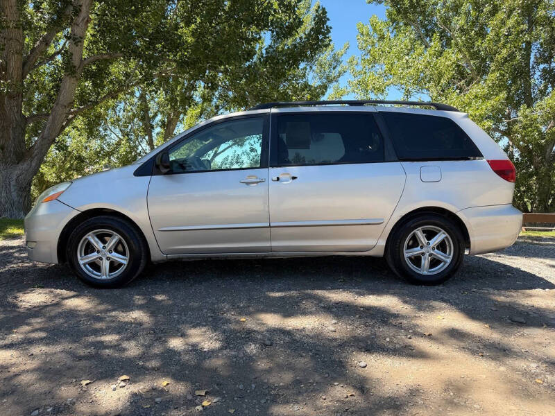 2010 Toyota Sienna LE 7-Passenger