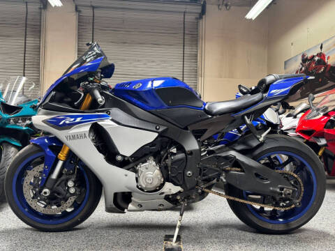 2015 Yamaha YZF-R1