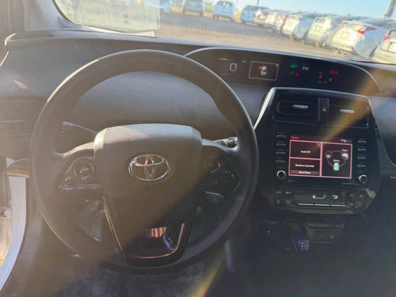 2022 Toyota Prius LE