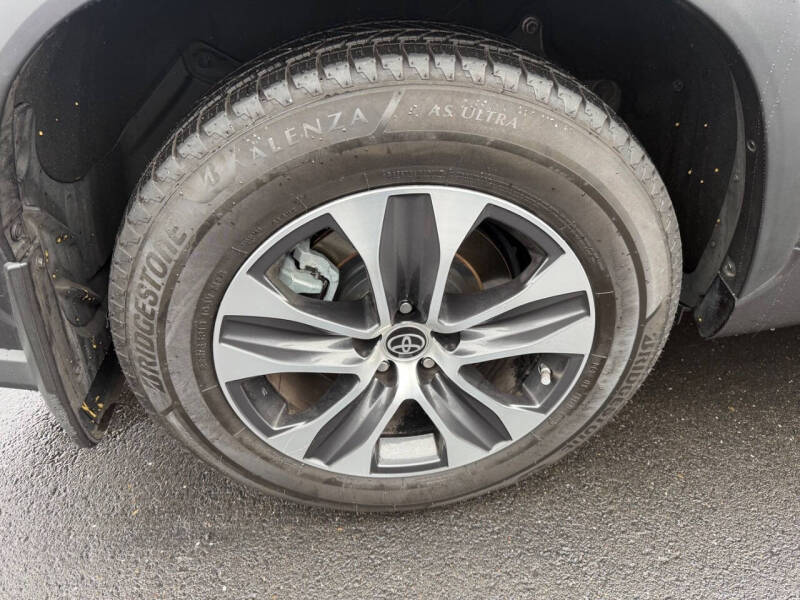 2022 Toyota Highlander Hybrid XLE