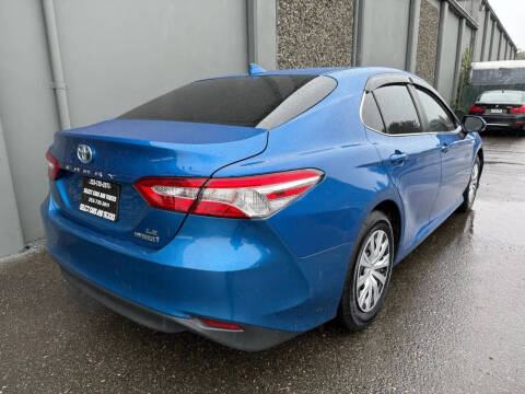 2019 Toyota Camry Hybrid LE