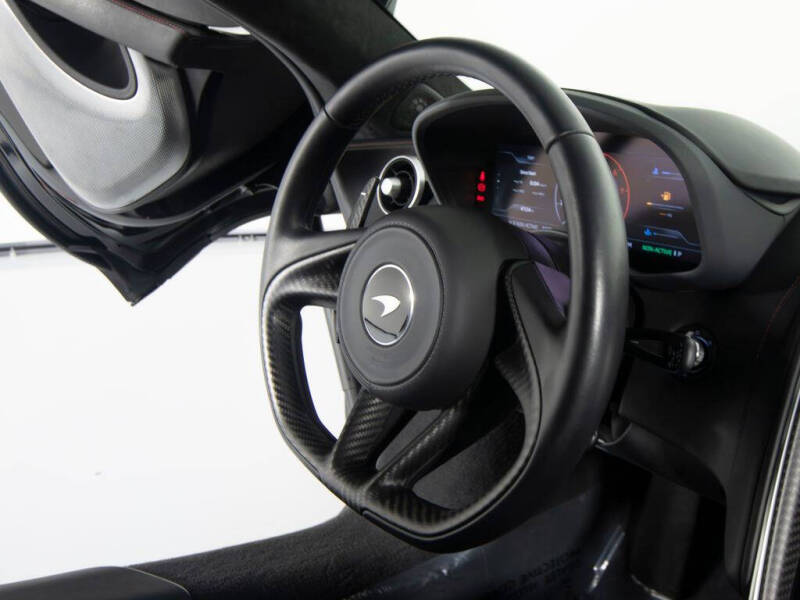 2023 McLaren GT