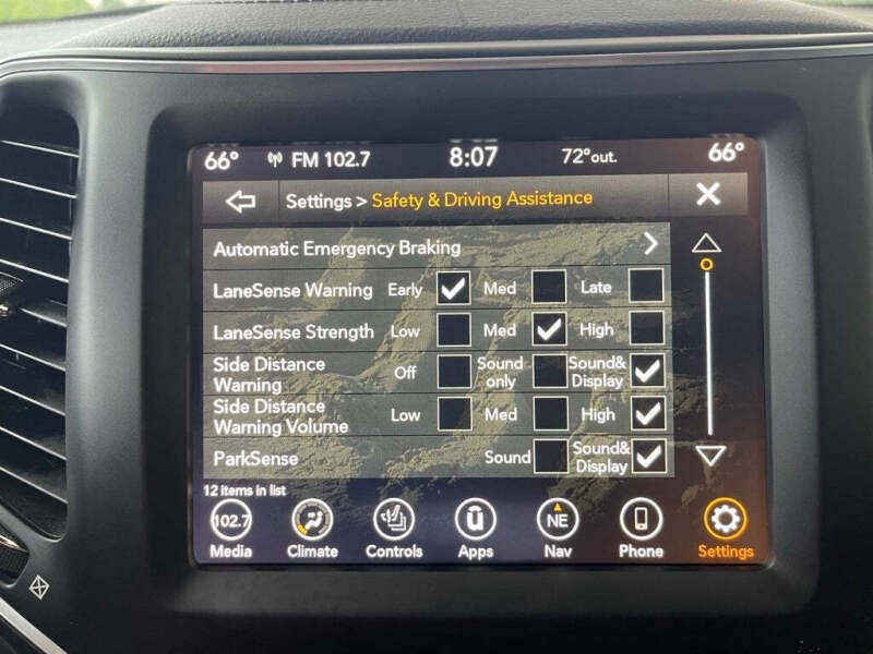 2023 Jeep Cherokee Altitude Lux
