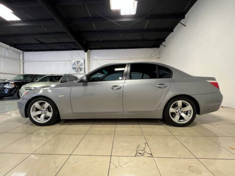 2004 BMW 5 Series 525i