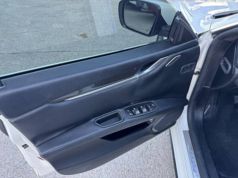 2016 Maserati Ghibli