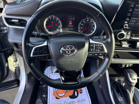 2021 Toyota Highlander LE