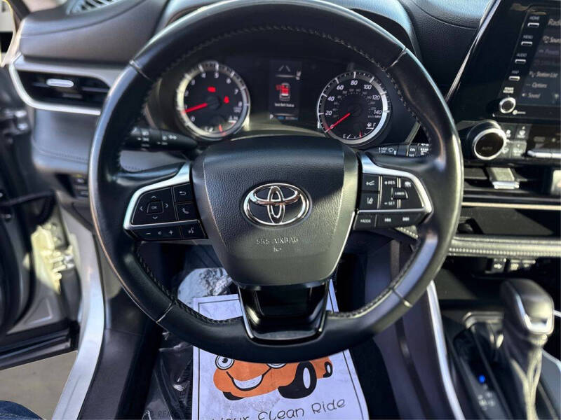 2021 Toyota Highlander LE