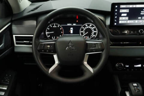 2026 Mitsubishi Outlander ES