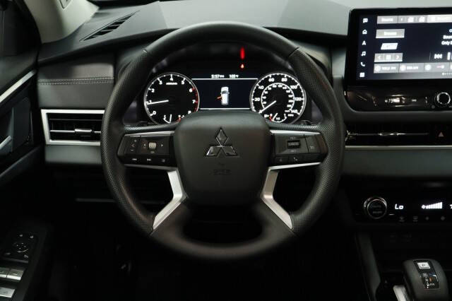 2026 Mitsubishi Outlander ES