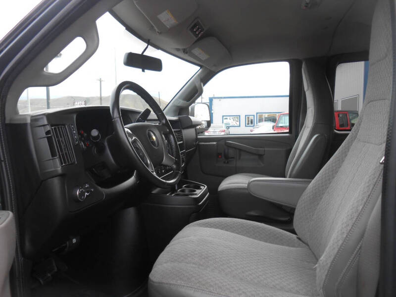 2017 Chevrolet Express LT 3500