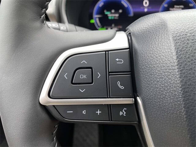 2025 Toyota Highlander Hybrid Platinum