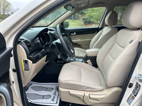 2011 Kia Sorento LX