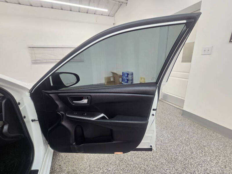 2017 Toyota Camry LE