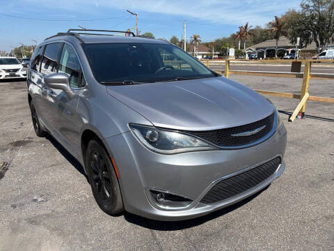 2017 Chrysler Pacifica Touring Plus