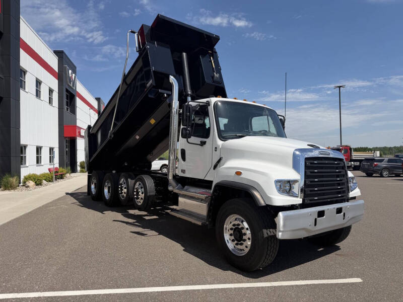 2027 Freightliner 114 SD